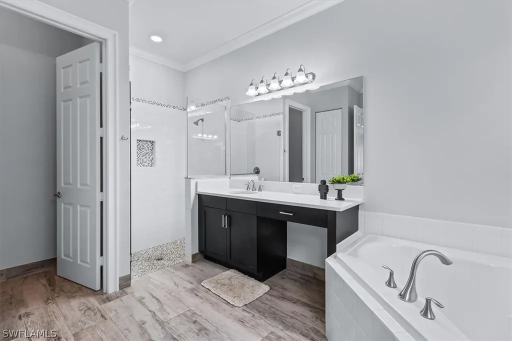 13504 Mandarin Circle Naples FL 34109