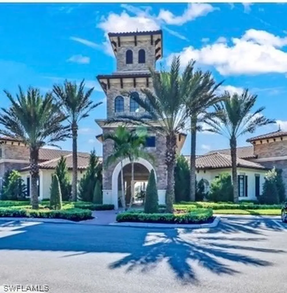 9309 Woodhurst Drive Naples FL 34120