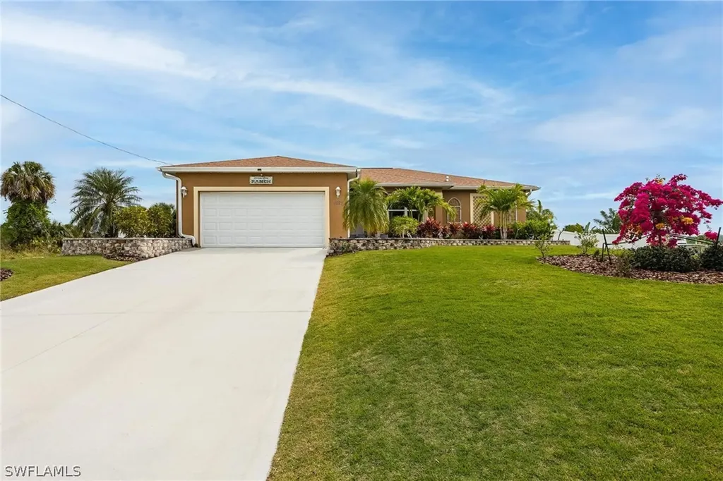 1073 E Bass Court Labelle FL 33935