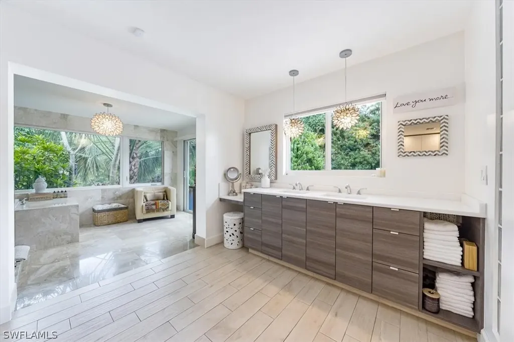 2461 11th Street N Naples FL 34103