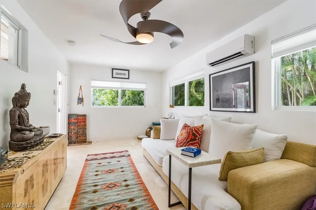 2461 11th Street N Naples FL 34103