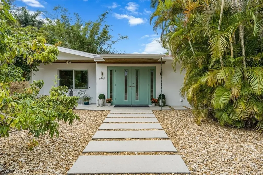 2461 11th Street N Naples FL 34103