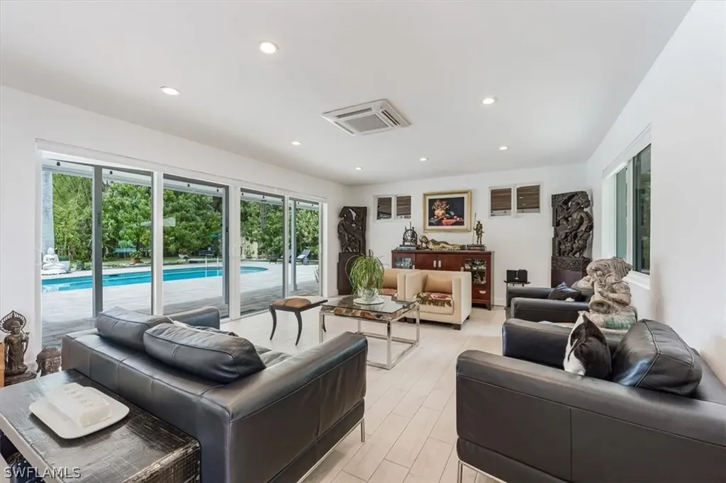 2461 11th Street N Naples FL 34103