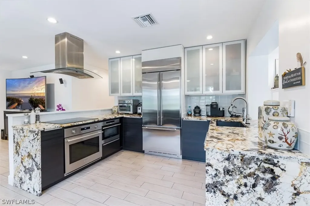 2461 11th Street N Naples FL 34103