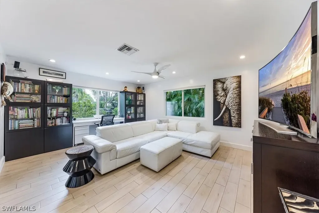 2461 11th Street N Naples FL 34103