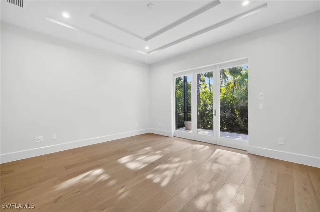 2032 Cambridge Park Drive Naples FL 34109
