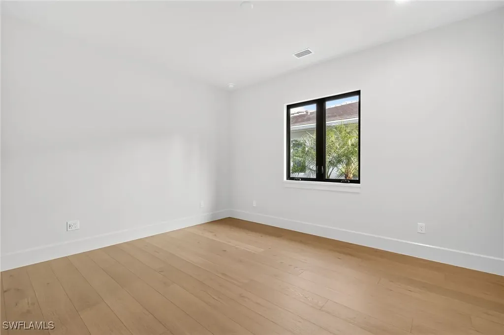 2032 Cambridge Park Drive Naples FL 34109