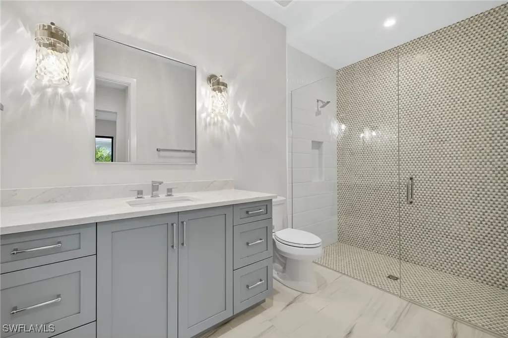 2032 Cambridge Park Drive Naples FL 34109