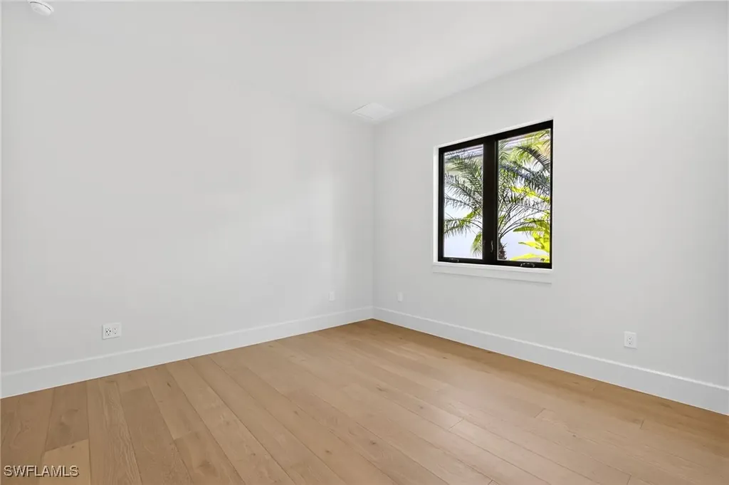 2032 Cambridge Park Drive Naples FL 34109
