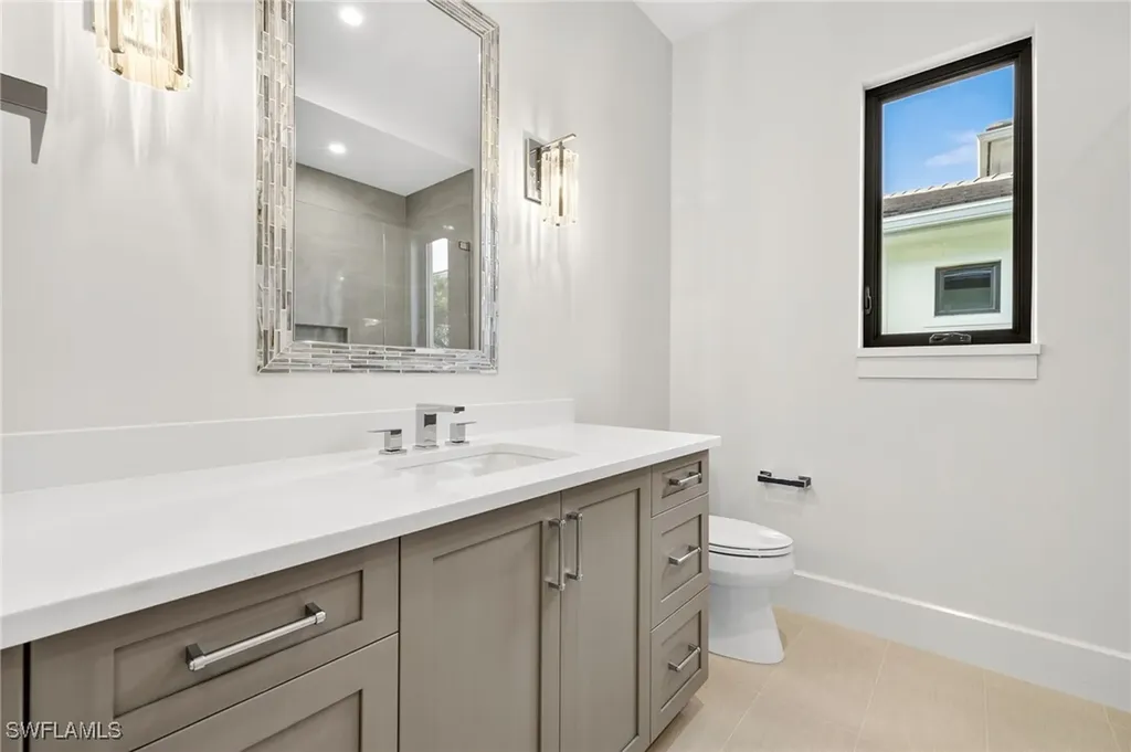 2032 Cambridge Park Drive Naples FL 34109