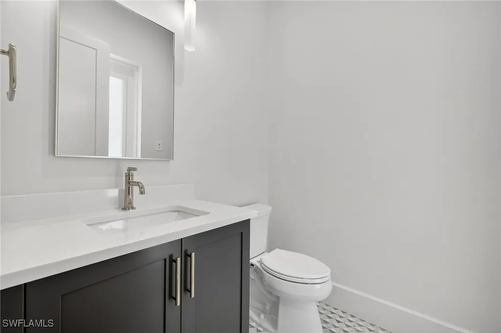 2032 Cambridge Park Drive Naples FL 34109