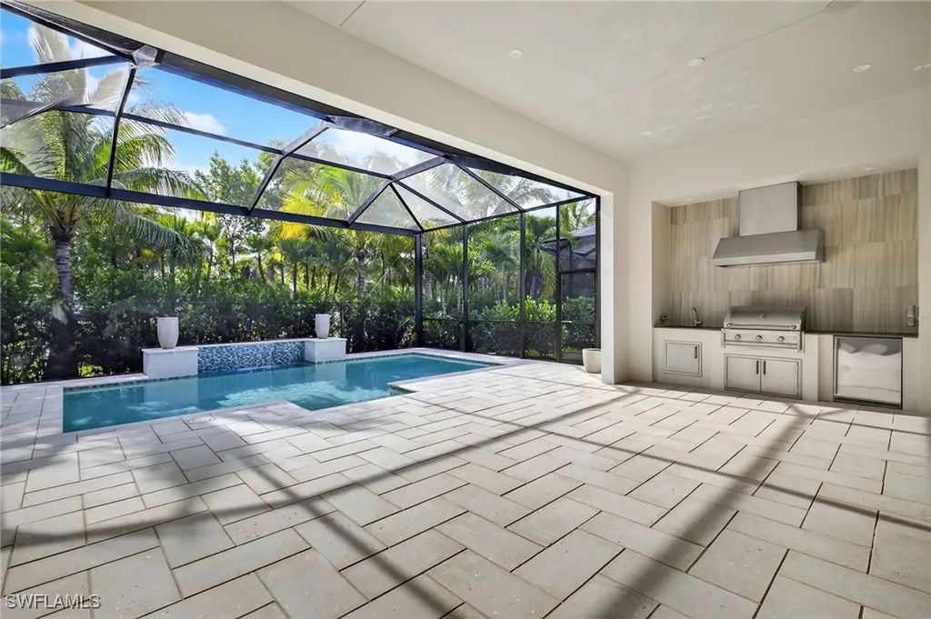 2032 Cambridge Park Drive Naples FL 34109