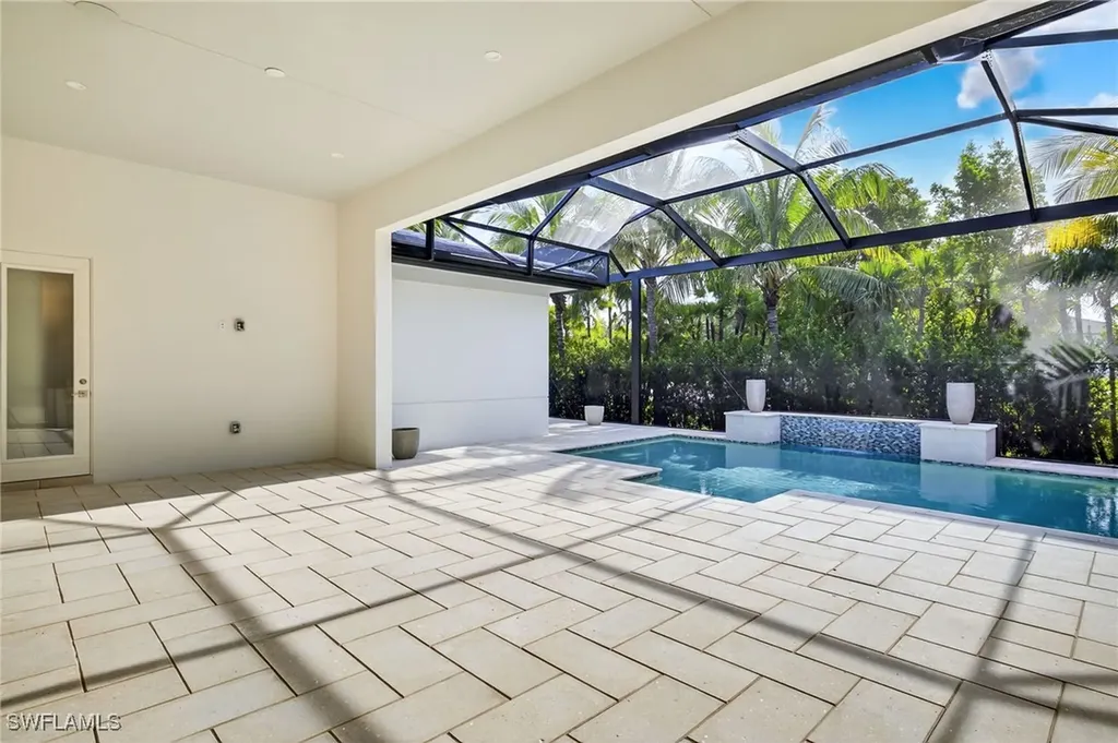 2032 Cambridge Park Drive Naples FL 34109