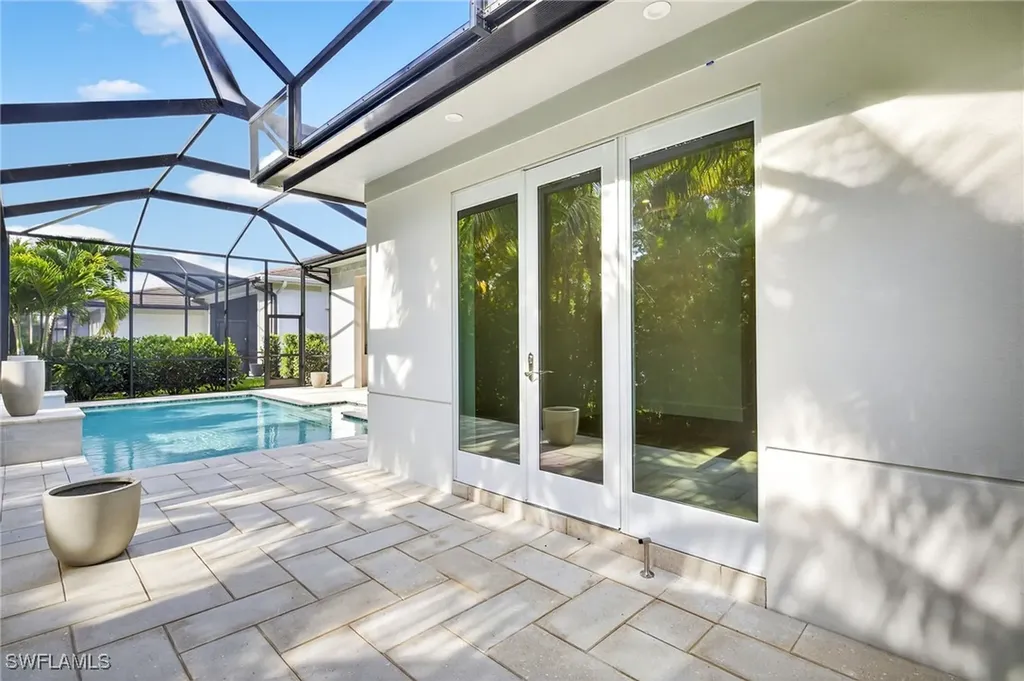 2032 Cambridge Park Drive Naples FL 34109