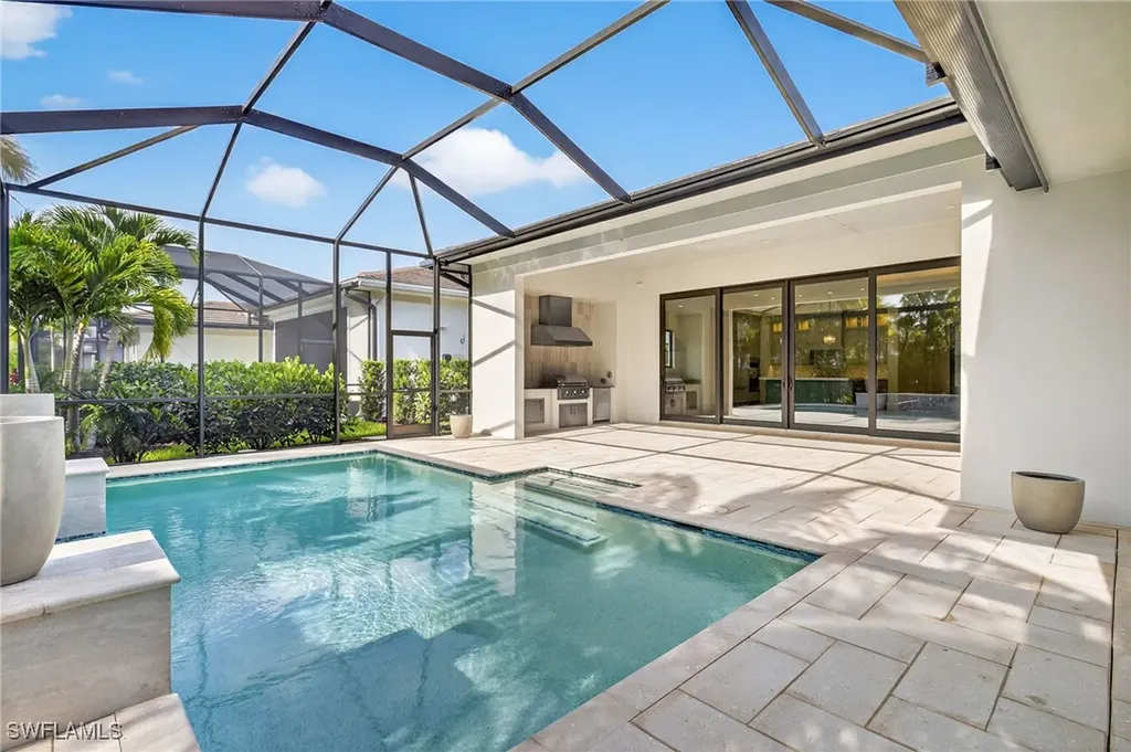 2032 Cambridge Park Drive Naples FL 34109