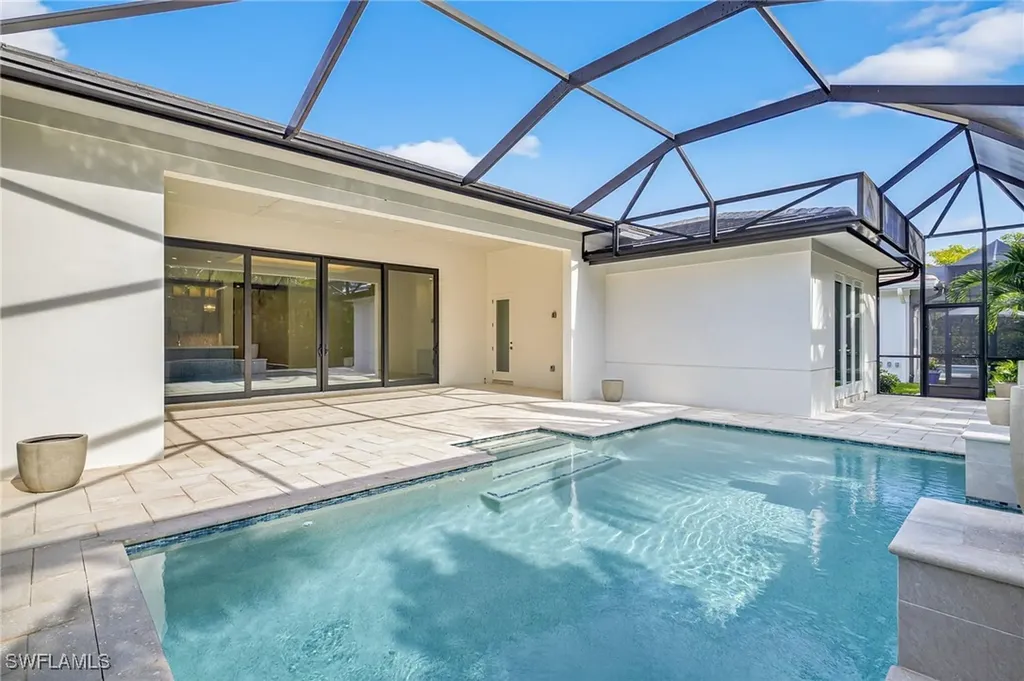 2032 Cambridge Park Drive Naples FL 34109