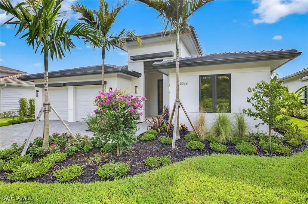 2032 Cambridge Park Drive Naples FL 34109
