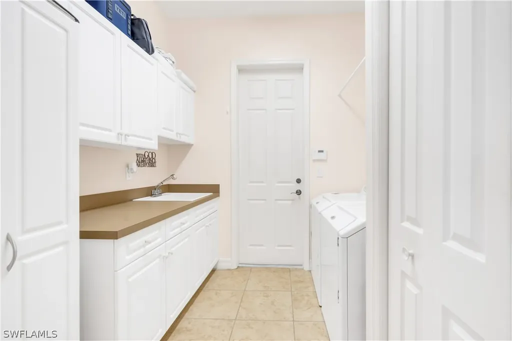 9928 Treasure Cay Lane Bonita Springs FL 34135