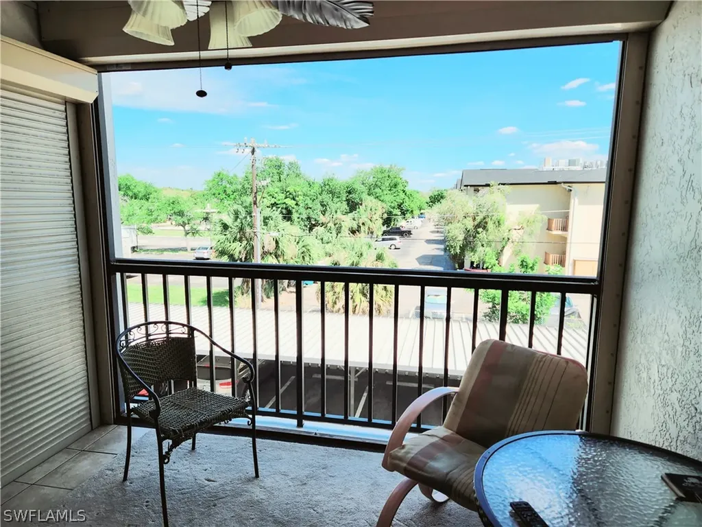 2121 Collier Avenue Fort Myers FL 33901