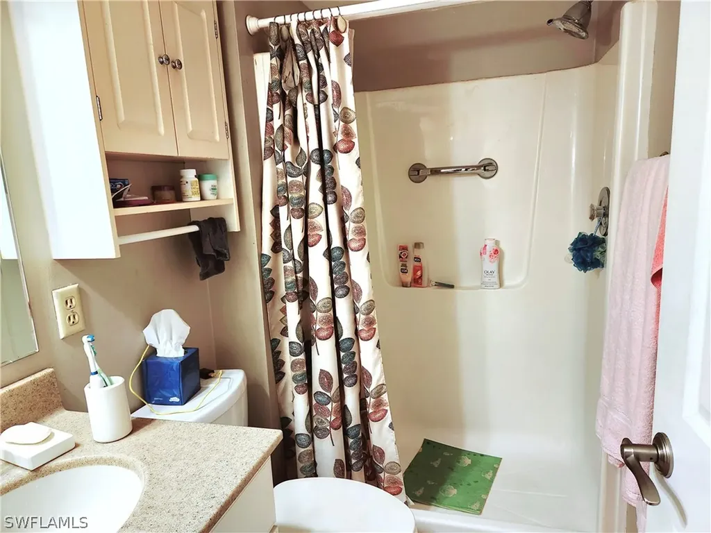 2121 Collier Avenue Fort Myers FL 33901