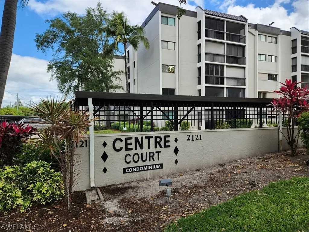 2121 Collier Avenue Fort Myers FL 33901