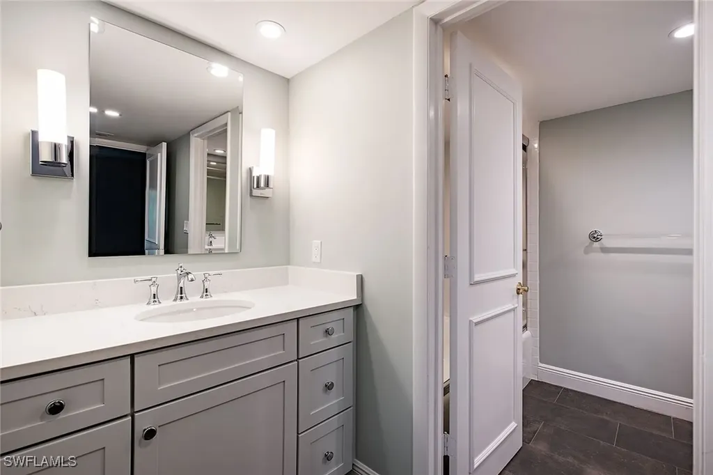 103 Clubhouse Lane Naples FL 34105