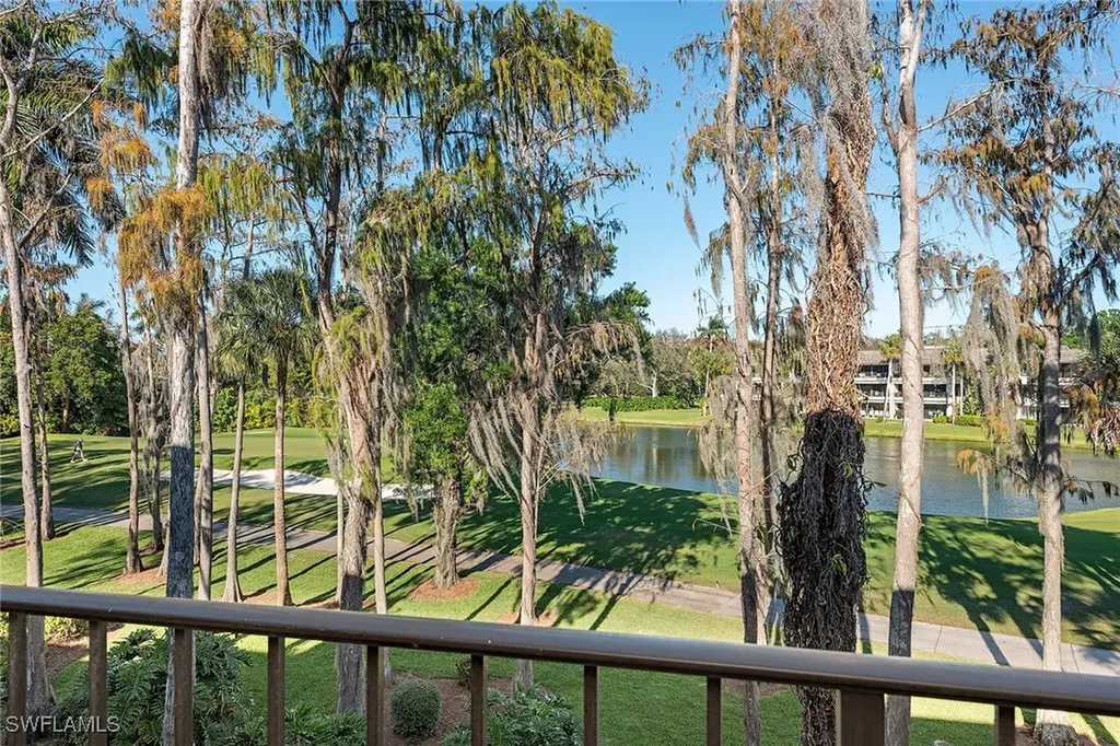 103 Clubhouse Lane Naples FL 34105