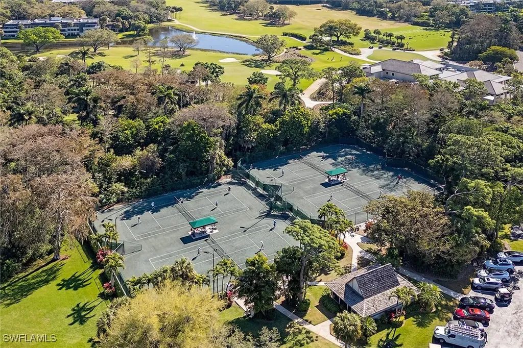 103 Clubhouse Lane Naples FL 34105