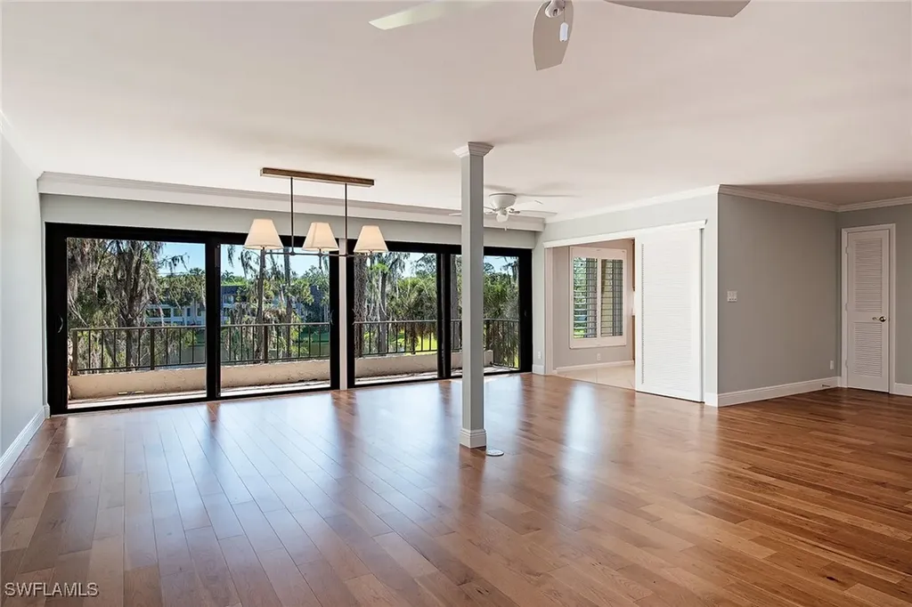 103 Clubhouse Lane Naples FL 34105