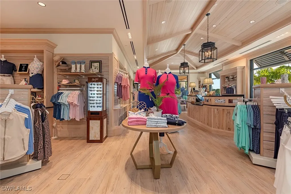 103 Clubhouse Lane Naples FL 34105
