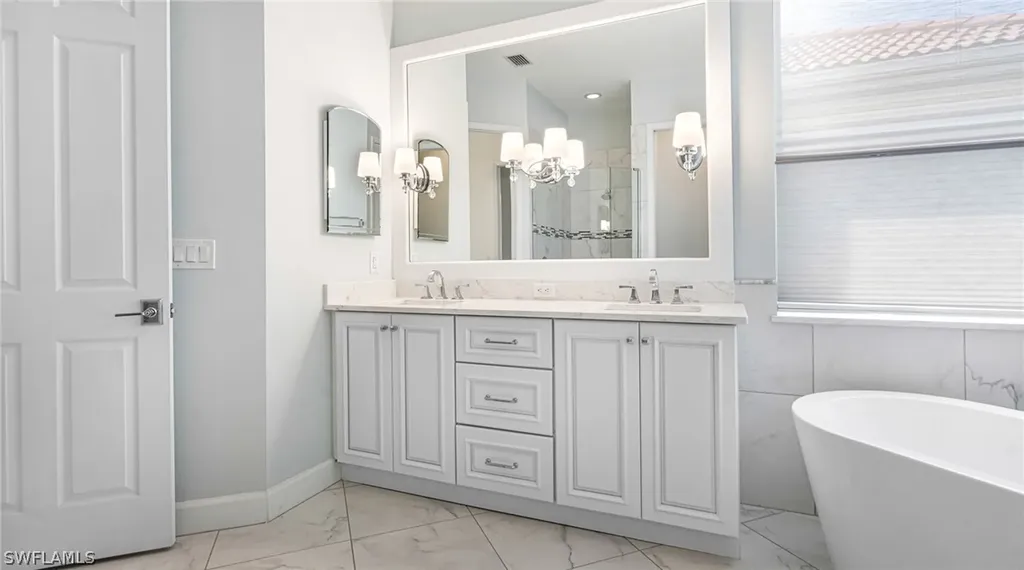 6030 Highwood Park Lane Naples FL 34110