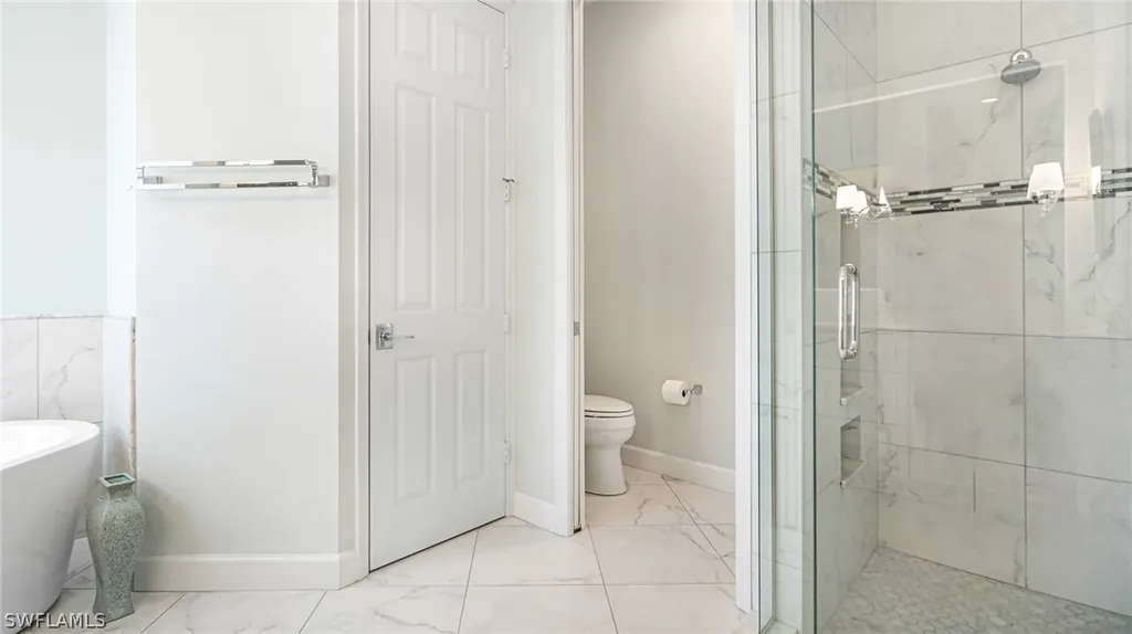 6030 Highwood Park Lane Naples FL 34110