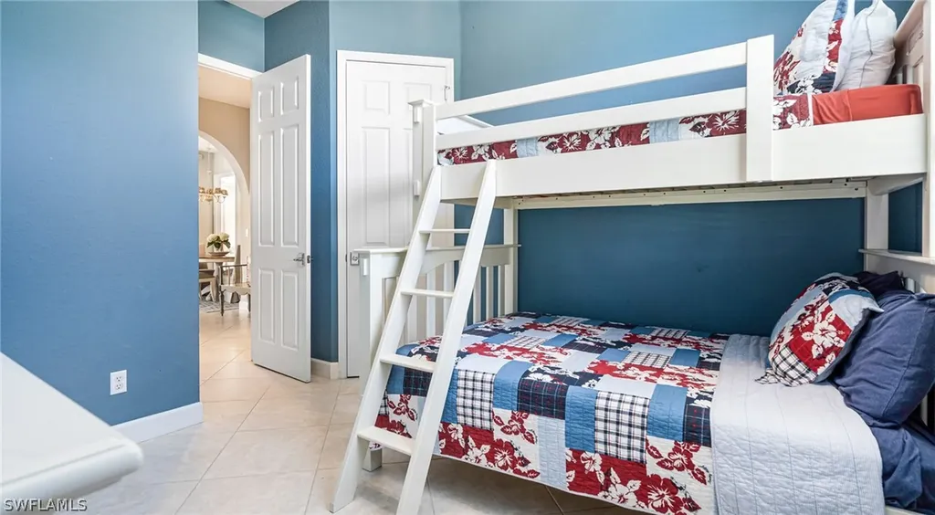 6030 Highwood Park Lane Naples FL 34110