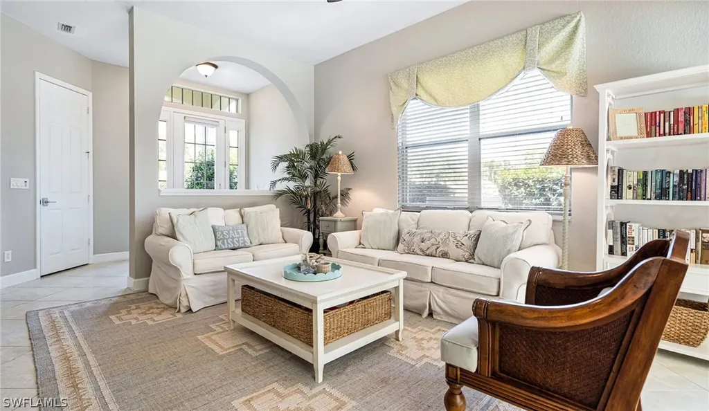 6030 Highwood Park Lane Naples FL 34110