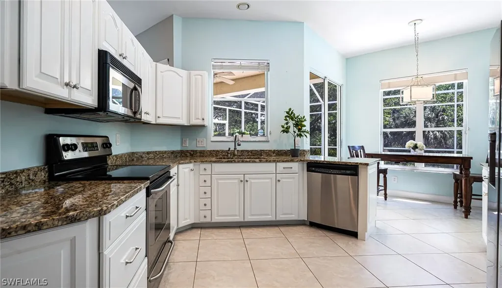 6030 Highwood Park Lane Naples FL 34110