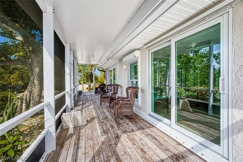 9470 Balsa Court Sanibel FL 33957
