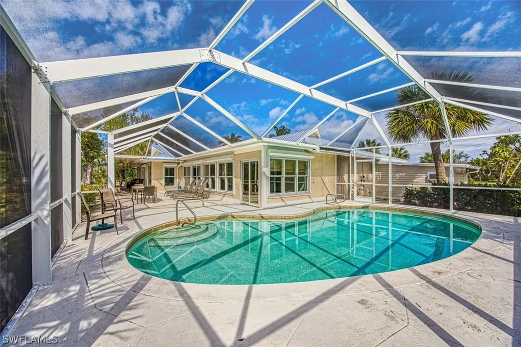 9470 Balsa Court Sanibel FL 33957