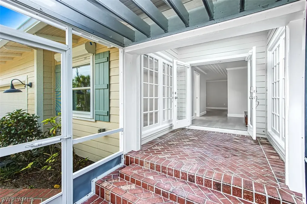 9470 Balsa Court Sanibel FL 33957