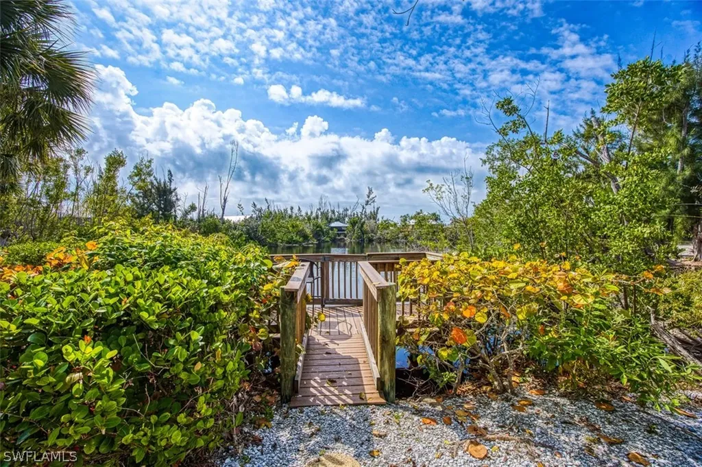 9470 Balsa Court Sanibel FL 33957