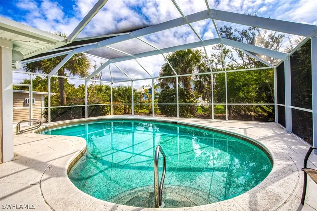 9470 Balsa Court Sanibel FL 33957