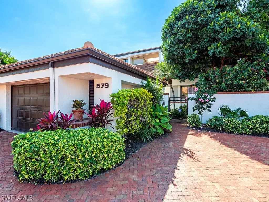 Naples FL, 579 Bay Villas Lane, Unit 91