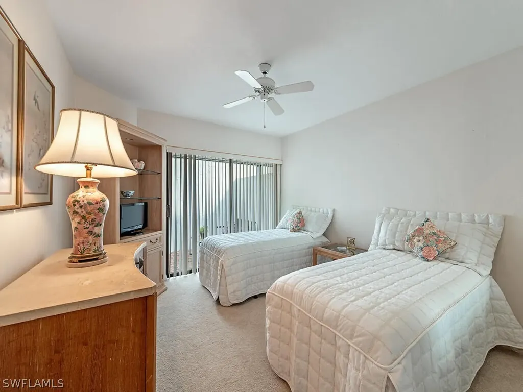 579 Bay Villas Lane Naples FL 34108