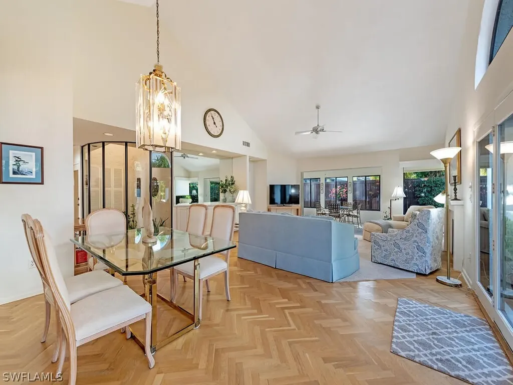 579 Bay Villas Lane Naples FL 34108