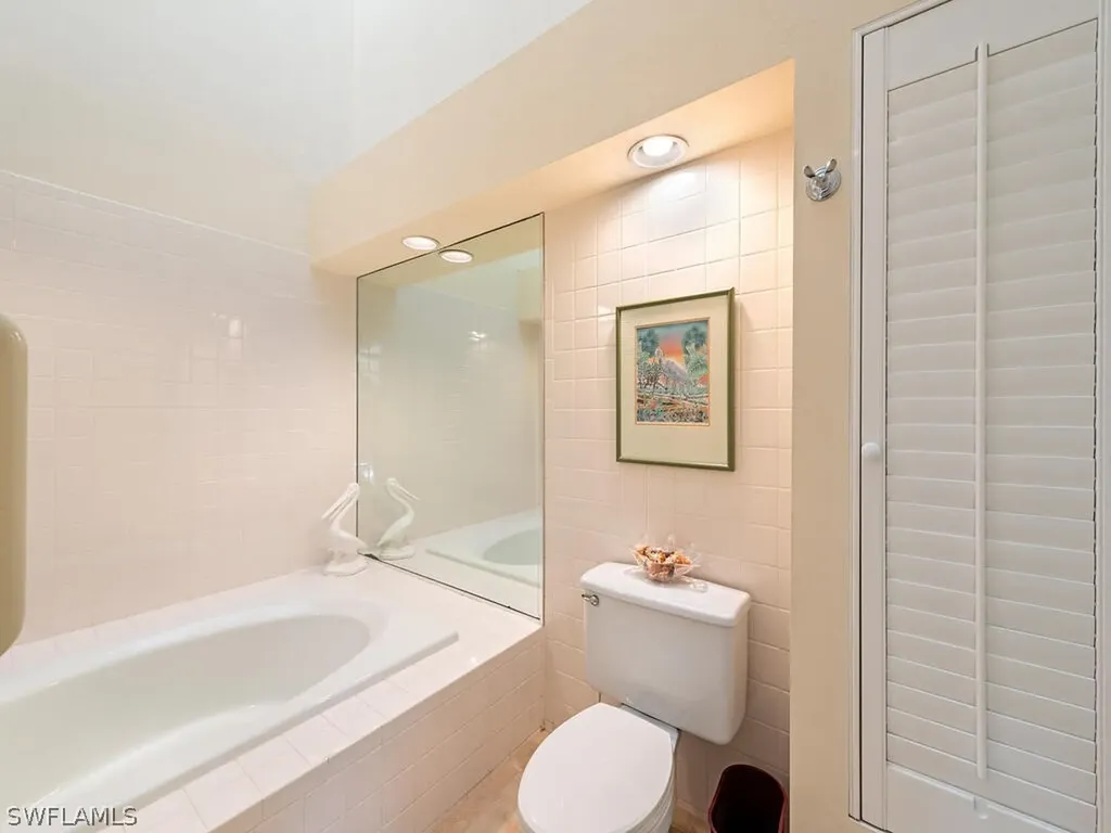579 Bay Villas Lane Naples FL 34108
