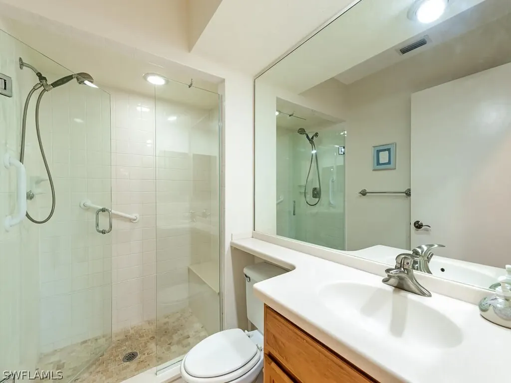 579 Bay Villas Lane Naples FL 34108