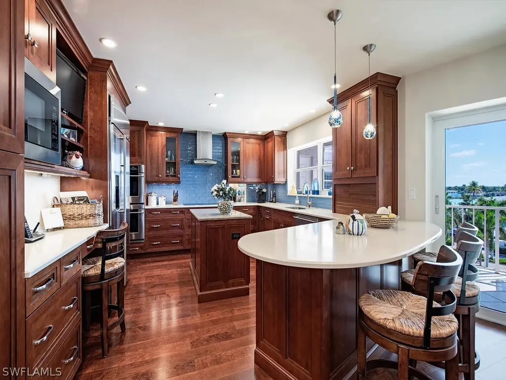 2777 Gulf Shore Boulevard N Naples FL 34103