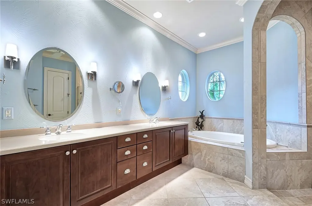 2943 Mona Lisa Boulevard Naples FL 34119