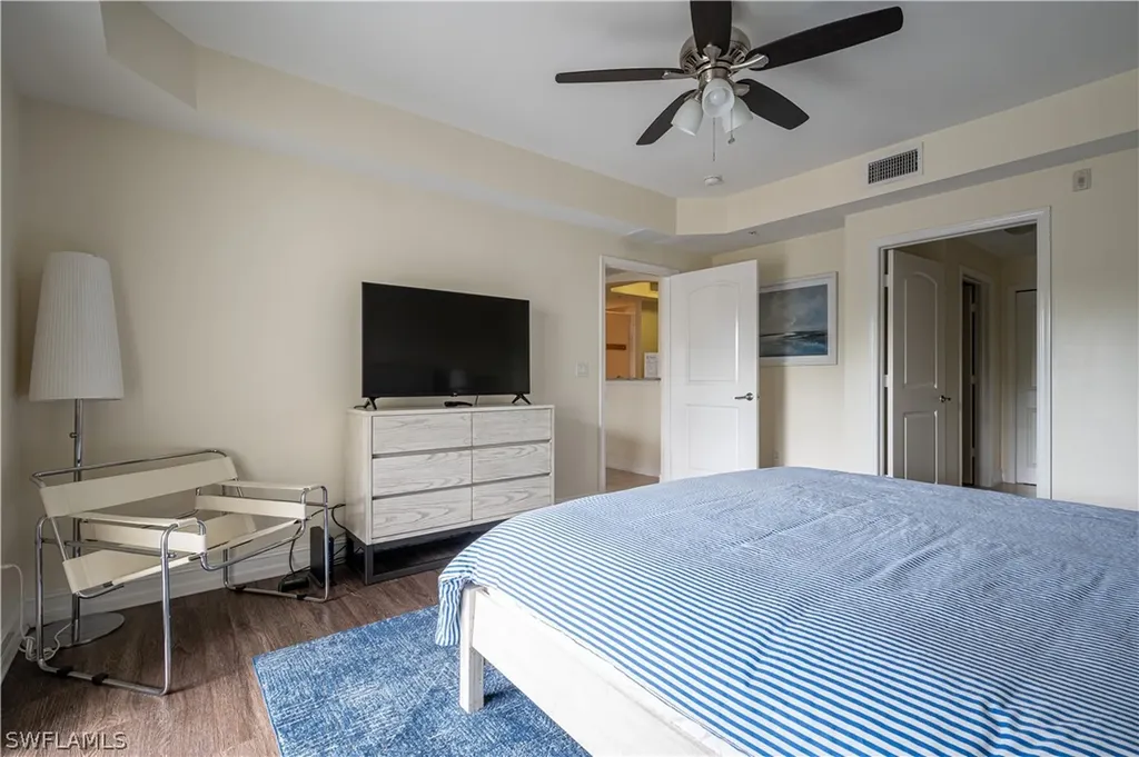 1100 Pine Ridge Road Naples FL 34108
