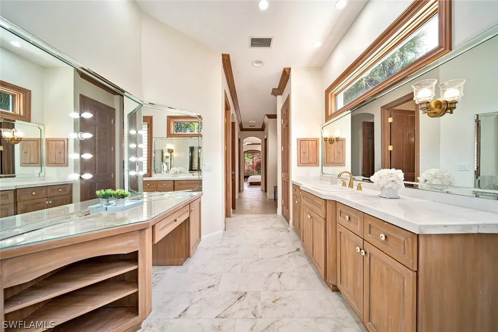 2474 Wulfert Road Sanibel FL 33957