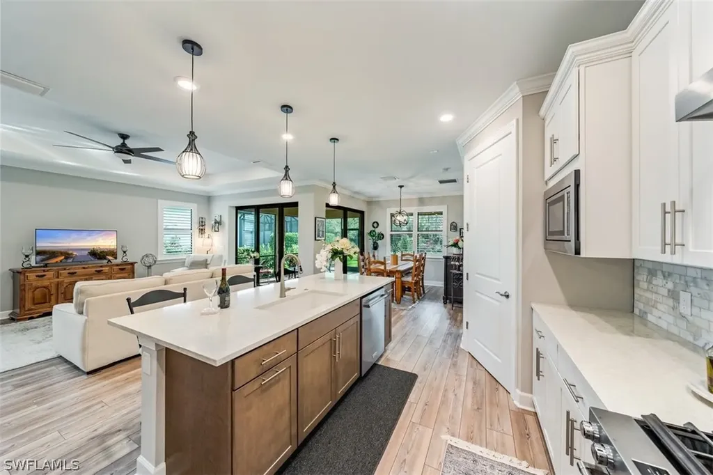 6828 Winding Cypress Drive Naples FL 34114